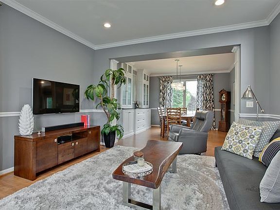 3rd image of 907 Park Ave