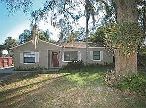 2nd image of 8311 N Boulevard