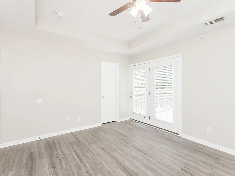 1818 Jefferson Ave — Photo 11