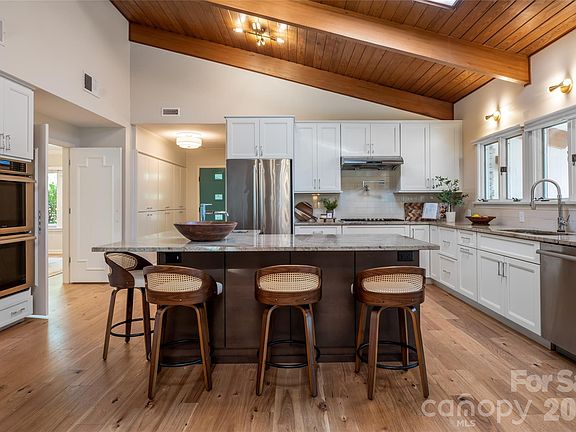 5th image of 6 Deerfield Rd