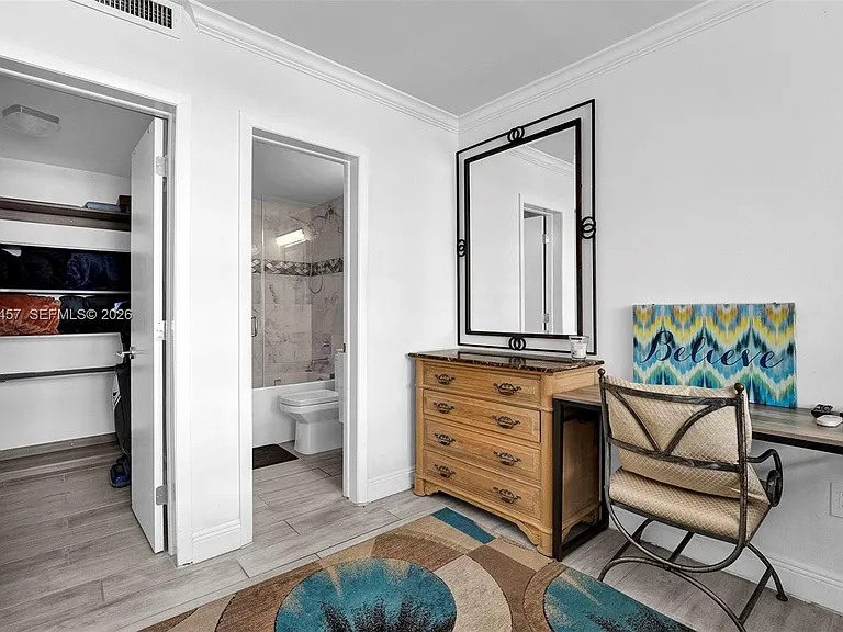 1460 Ocean Dr #305 — Photo 19