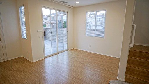 3rd image of 24607 Montevista Cir