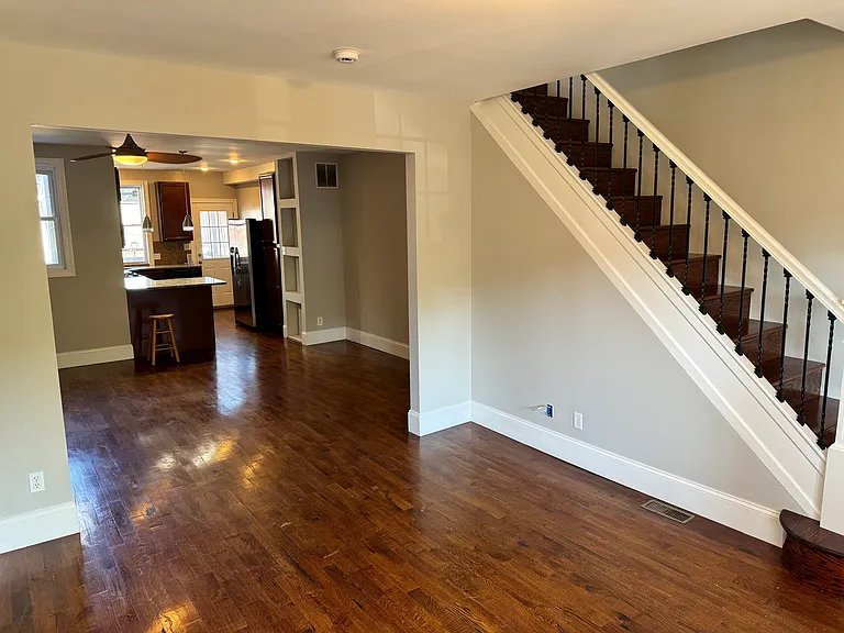 418 Bonsal St — Photo 8