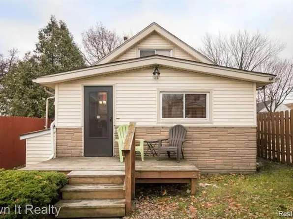 2358 Neibel St, Hamtramck, MI 48212