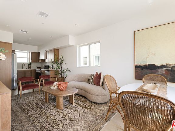 5th image of 3413 1/2 Bellevue Ave