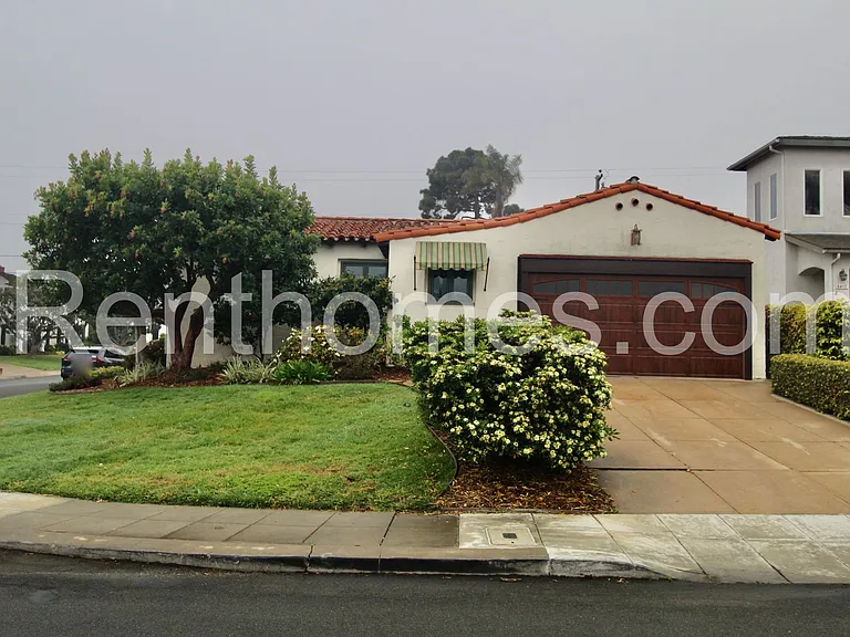 2244 Plum St — Photo 2