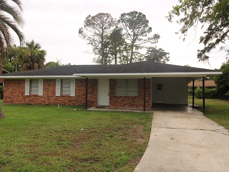 4851 Malabar Dr — Photo 1