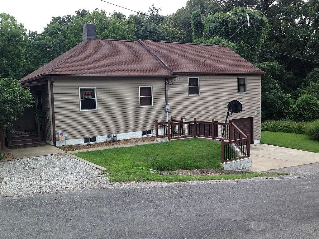 314 W Washington St photo 1