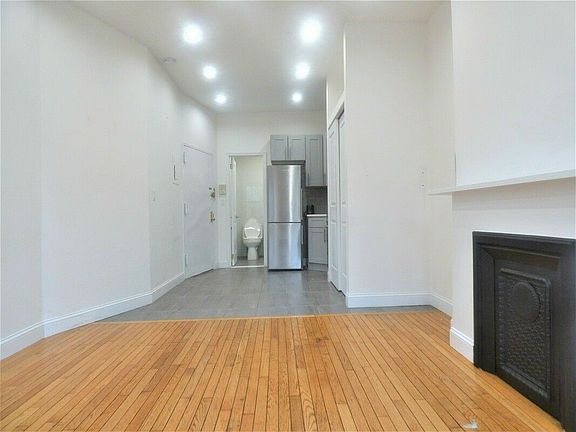 4th image of 1733 2nd Ave #4F