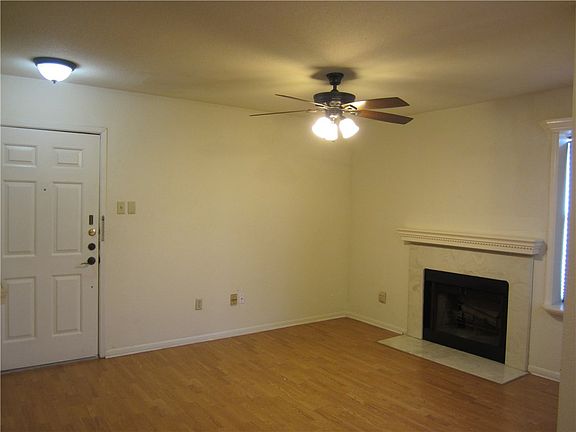 3rd image of 4500 E Oltorf St #D-405