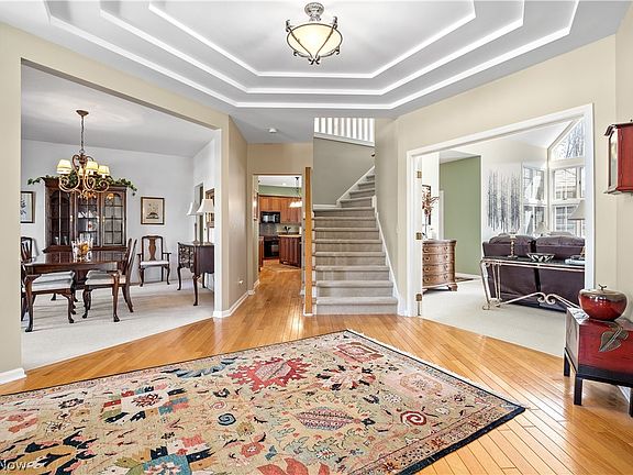 2nd image of 355 Williamsburg Dr