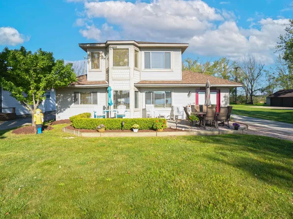 2870 S Channel Dr, Harsens Island, MI 48028