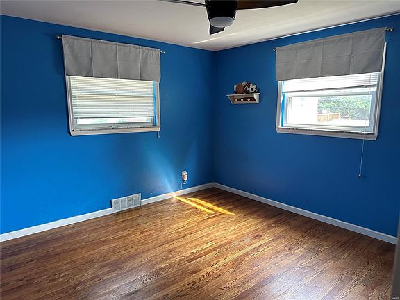 4th image of 8018 Zellie Ave