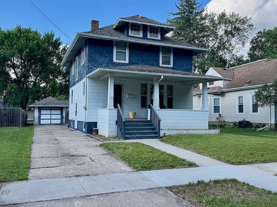 1st image of 112 7th Ave S
