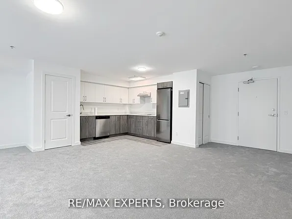 45 Connaught Ave #302, Toronto, ON M4L 2V8