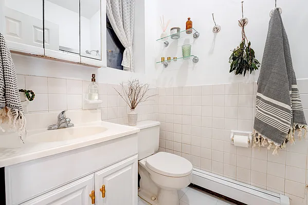 Sold by Compass | media 6