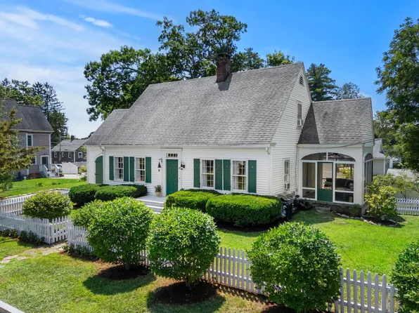 16 Brookline Street, Nashua, NH 03064