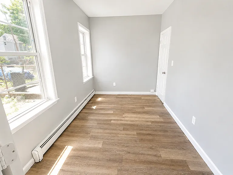 128 E Holsman St #1 — Photo 2