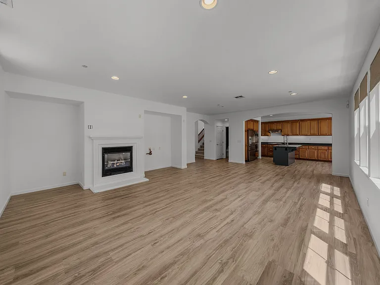 100 Portsmouth Dr — Photo 19