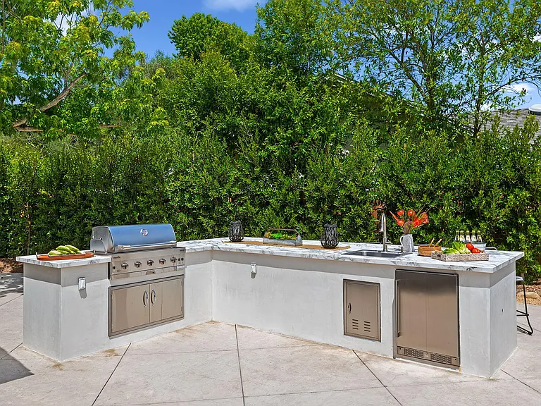 2402 Calle Montilla — Photo 23