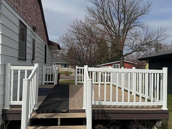 4th image of 413 Greenwood Dr SE