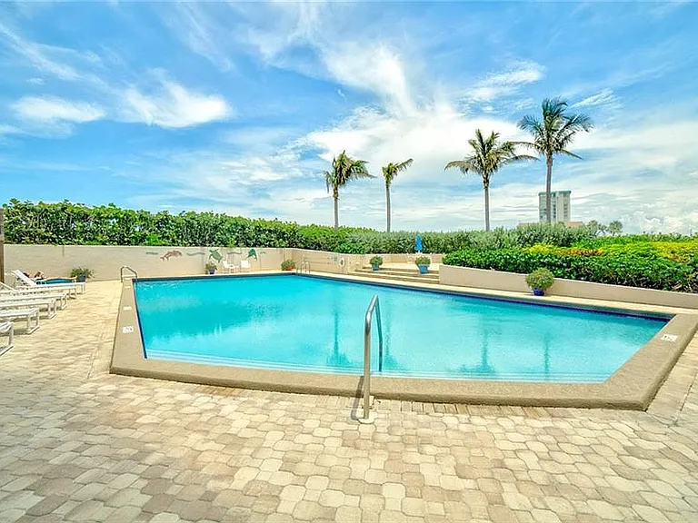 9650 S Ocean Dr — Photo 3