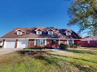 1424 Rue Des Chene, Westlake, LA 70669