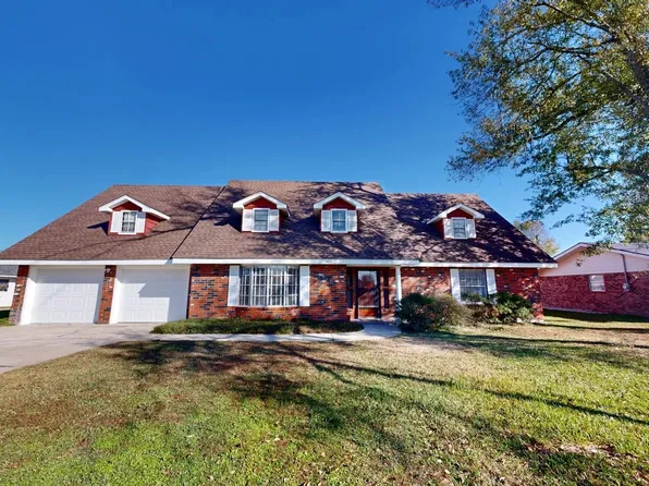 1424 Rue Des Chene, Westlake, LA 70669