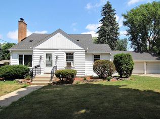 1002 E Racine Ave, Waukesha, WI 53186