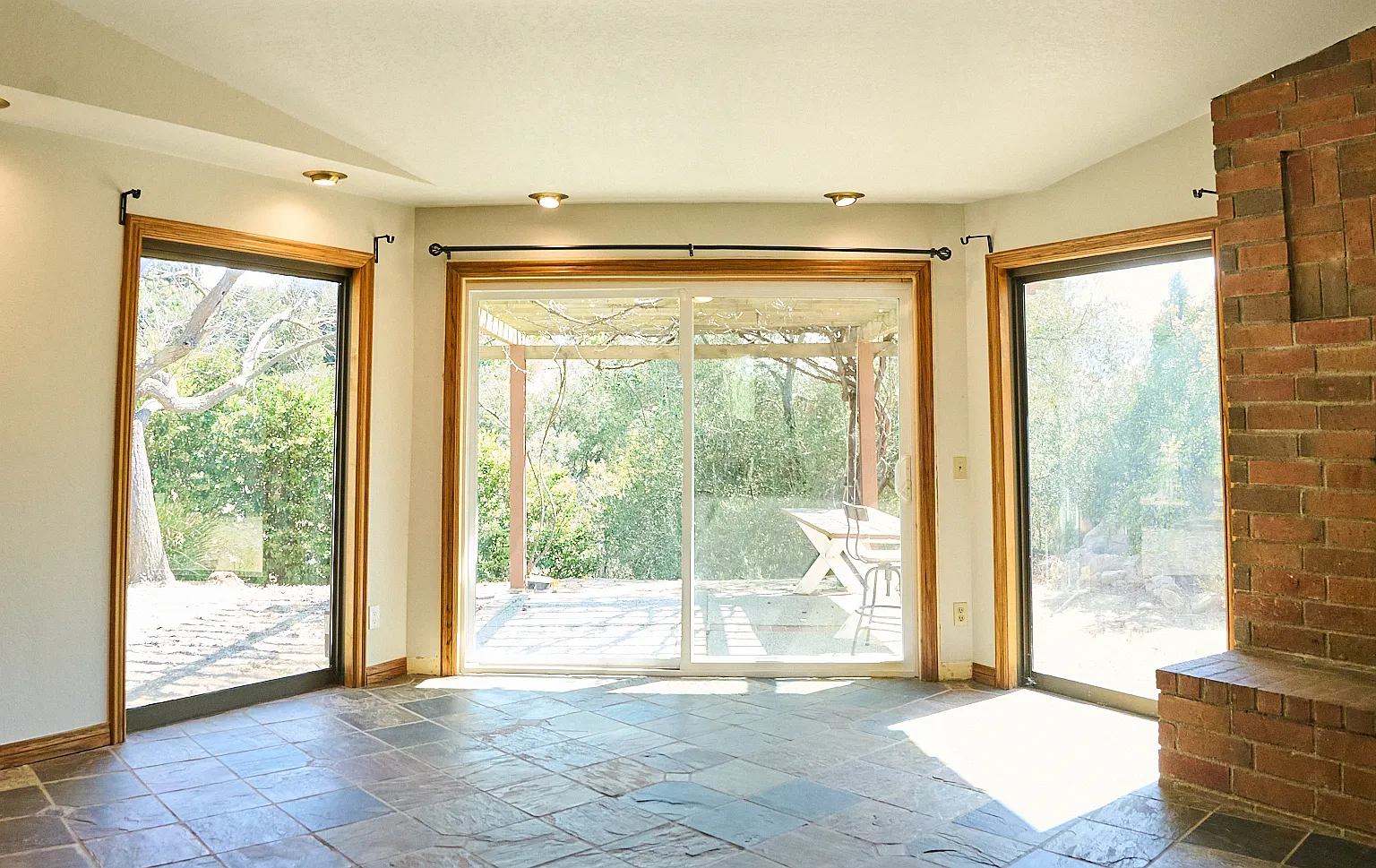 3 bed, 2037 sqft, $5,500 — Photo 3