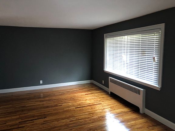 4th image of 5 Brown Ave