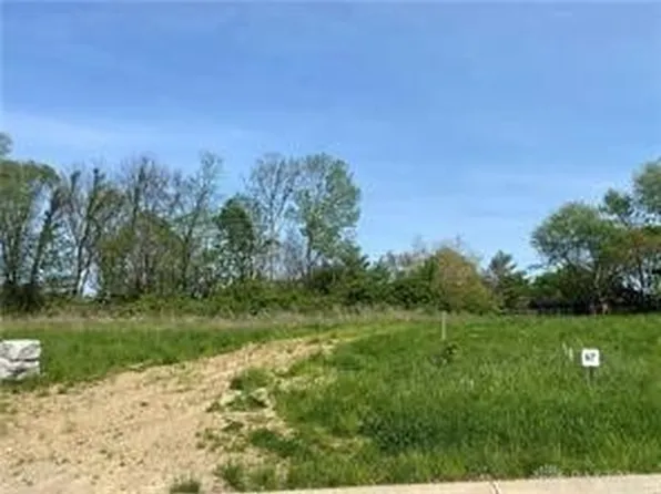 3615 River Birch Dr, Bellbrook, OH 45305