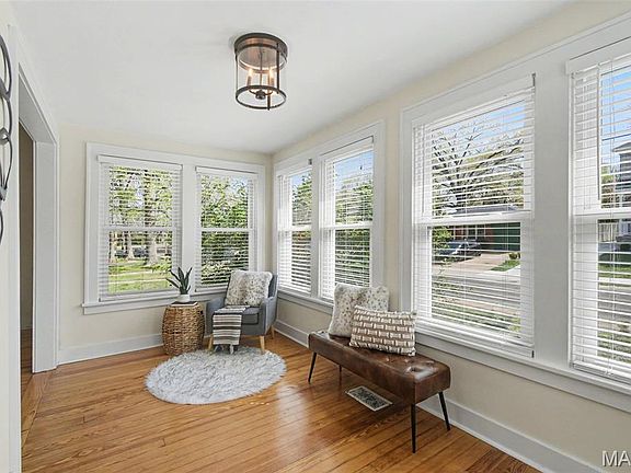 4th image of 727 Landscape Ave