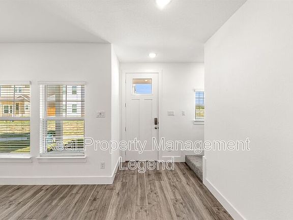3rd image of 1401 Apricot Ln