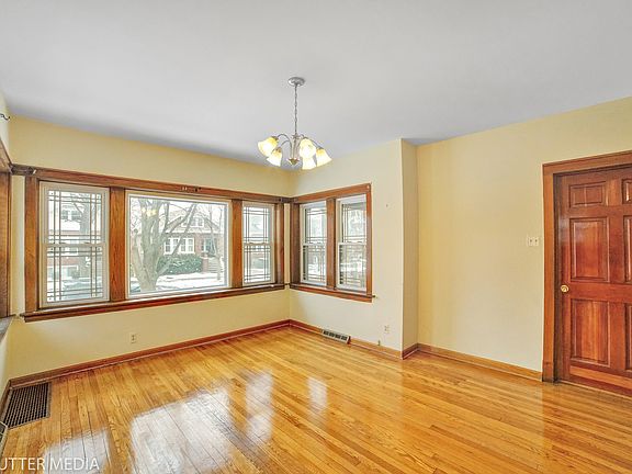 3rd image of 2427 Gunderson Ave