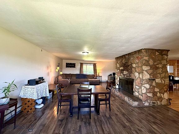2nd image of 904 Bielenberg St