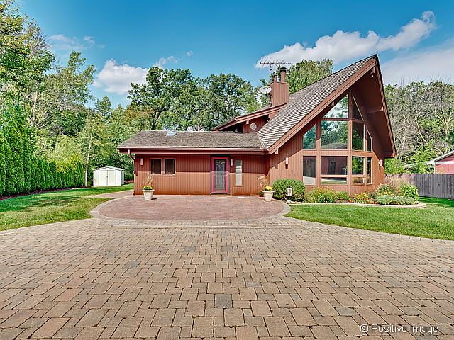 1st image of 17W082 Oak Meadow Dr
