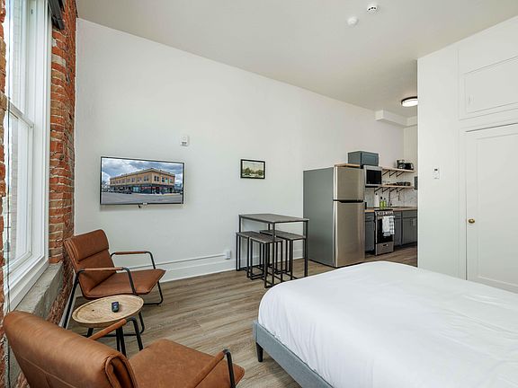 3rd image of 108 E Lewis St APT 16