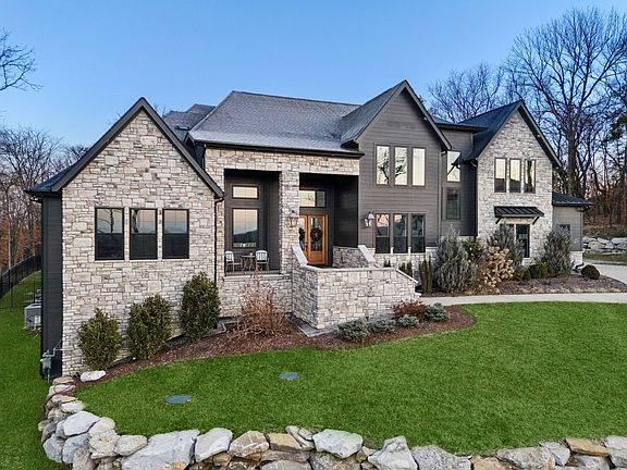 2nd image of 6128 Lookaway Cir