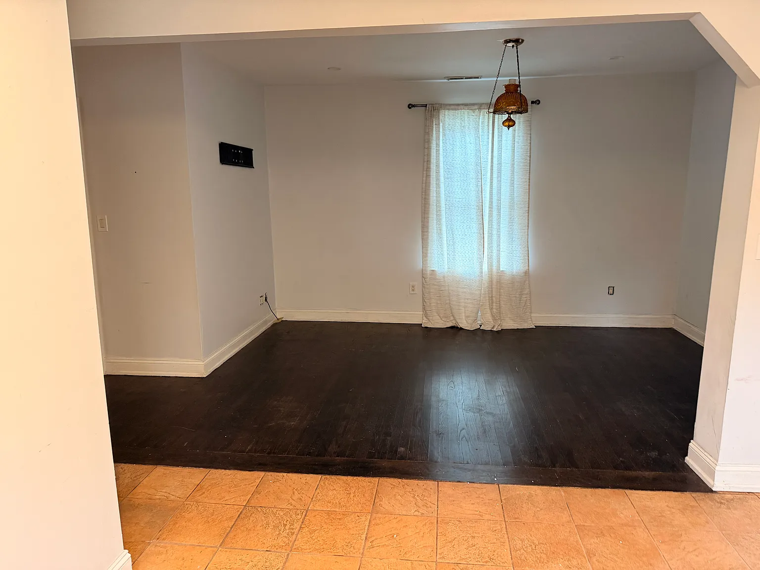 3 bed, 1350 sqft, $2,000 — Photo 3