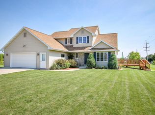 1044 Springs Rd, Fond Du Lac, WI 54935