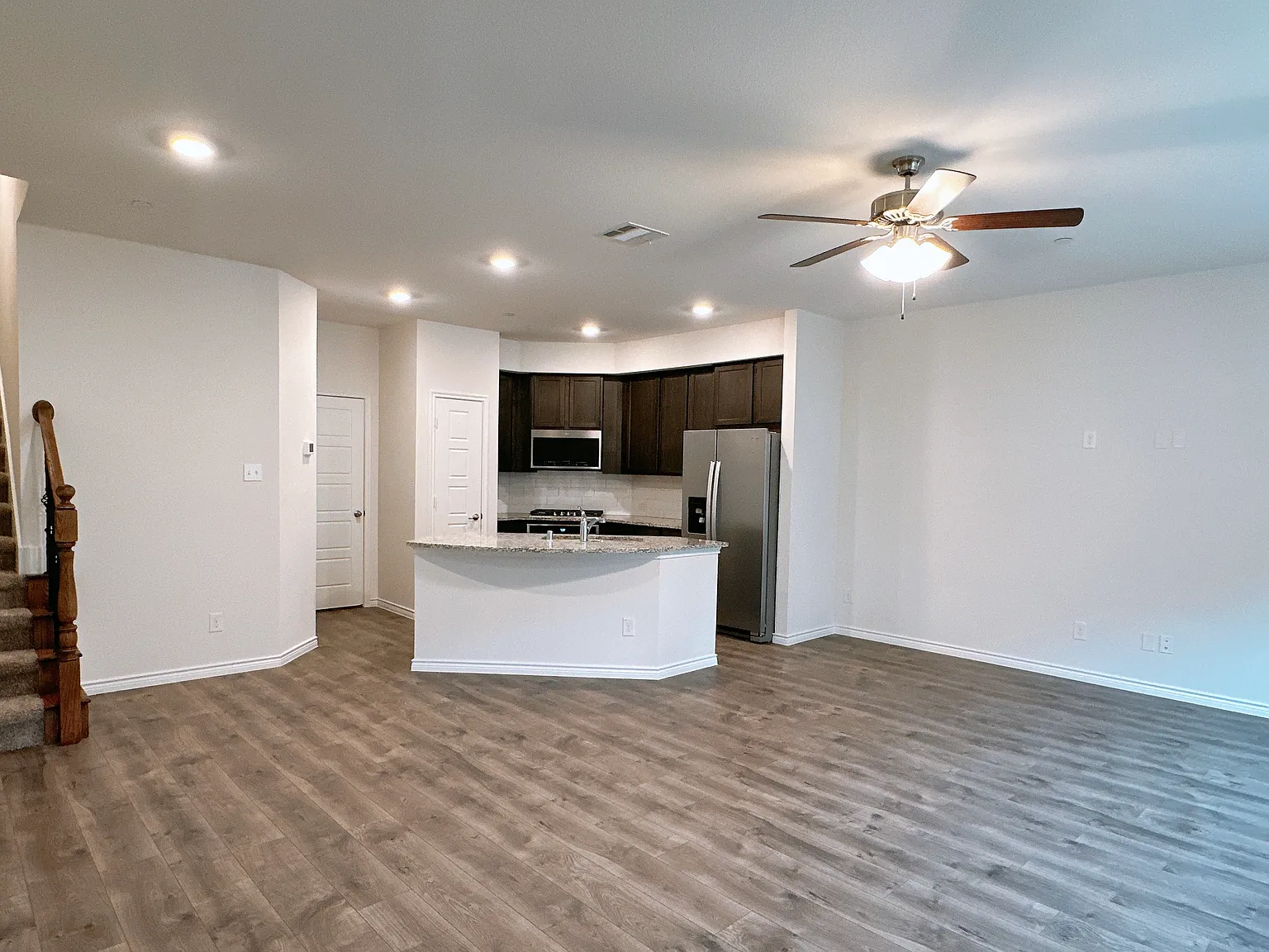 3 bed, 1981 sqft, $2,850 — Photo 4
