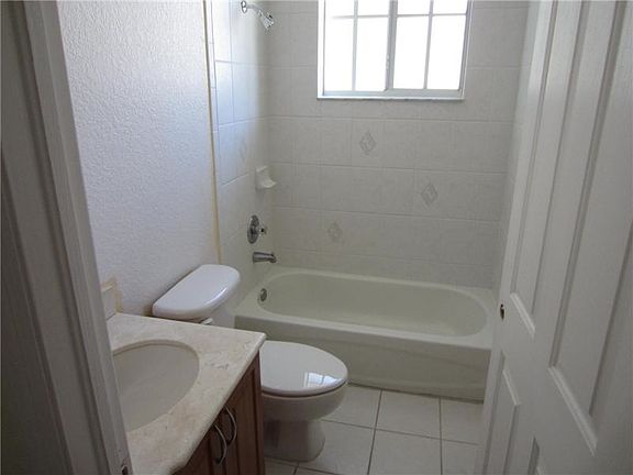 5th image of 3034 Elizabeth St