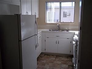 5th image of 2138 Thomas Ave APT 3