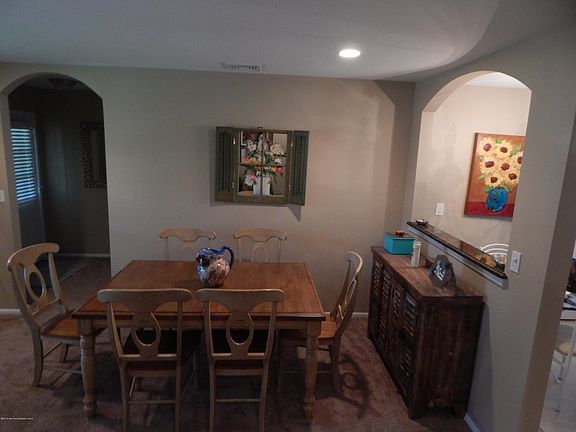 5th image of 822 Balmoral Court #B