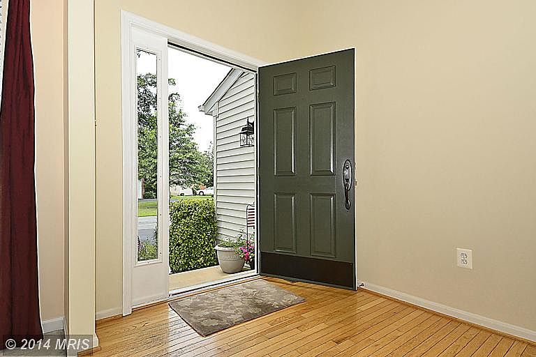 1st image of 8805 Grantham Ct