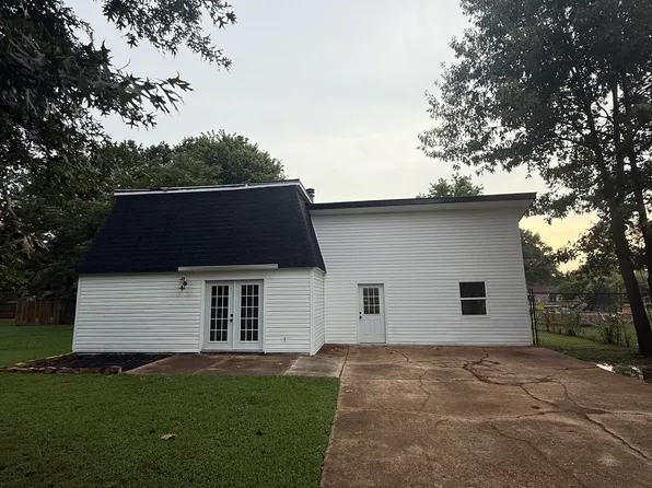 2651 Cole Dr, Humboldt, TN 38343