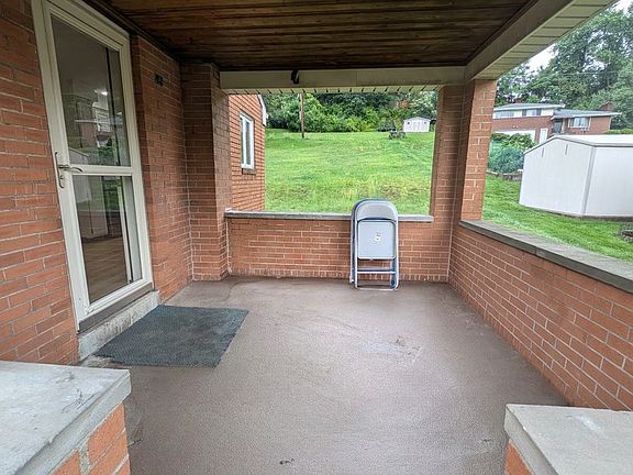 2nd image of 631 Regis Ave