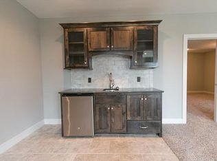 119 N Marimack Dr, Kearney, MO 64060