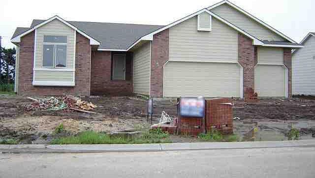 1st image of 423 E Chelsee Ct
